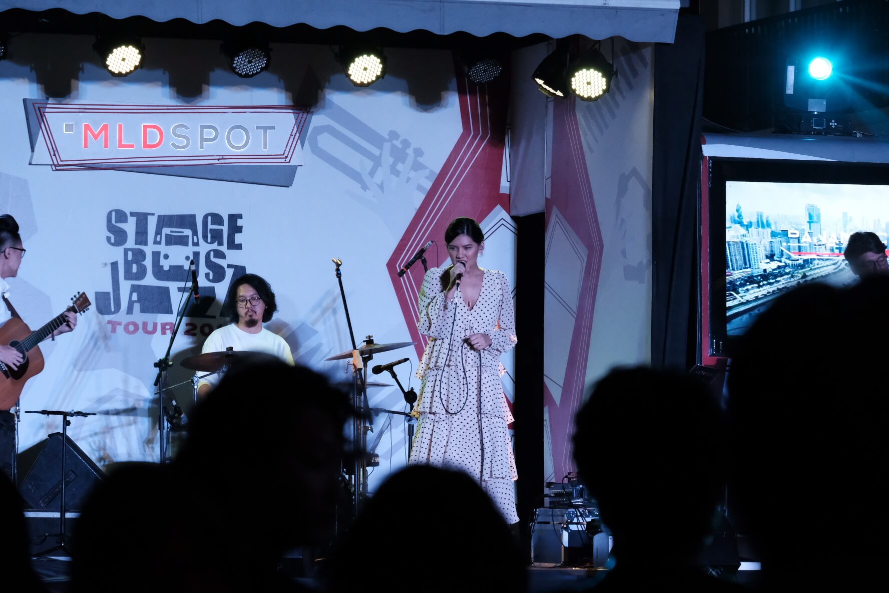 Rindu yang Dituntaskan Monita Tahalea di Stage Bus Jazz Tour 2019 – Lampung